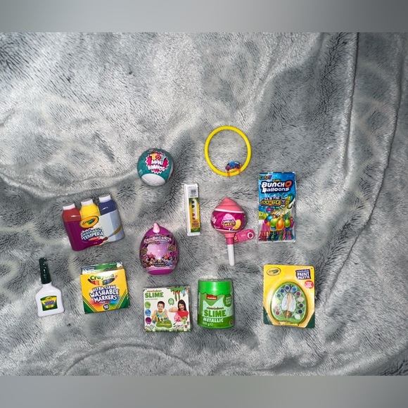 Mini Brands - Picture 3 of 4